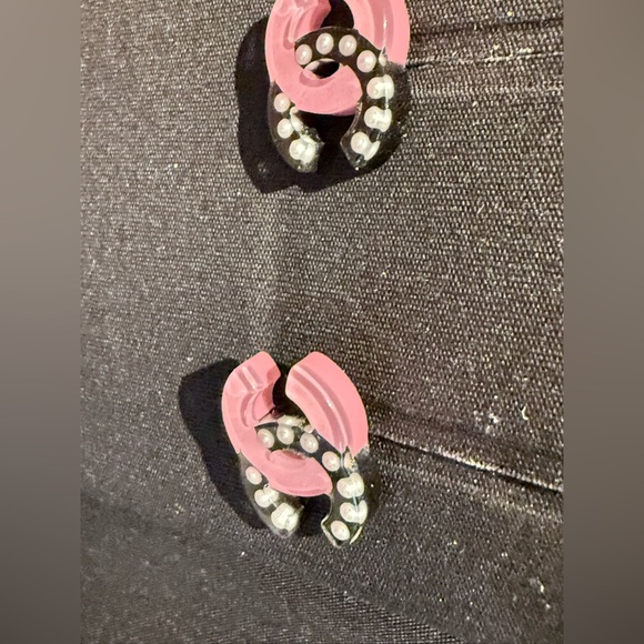 Authentic two tone color Chanel resin earrings. - Picture 6 of 13